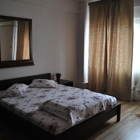 Vogue Hostel Бухарест Экстерьер фото