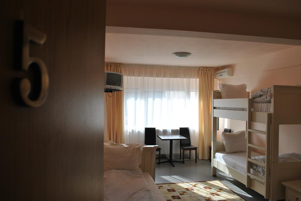 Vogue Hostel Бухарест Номер фото