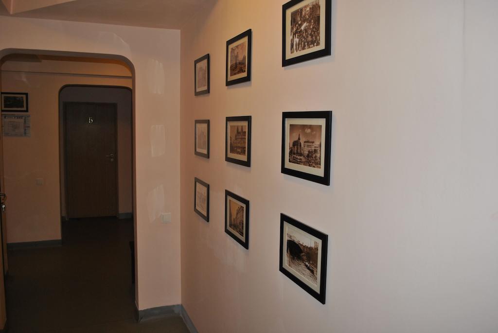 Vogue Hostel Бухарест Экстерьер фото