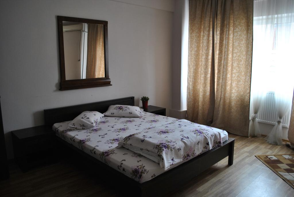 Vogue Hostel Бухарест Экстерьер фото