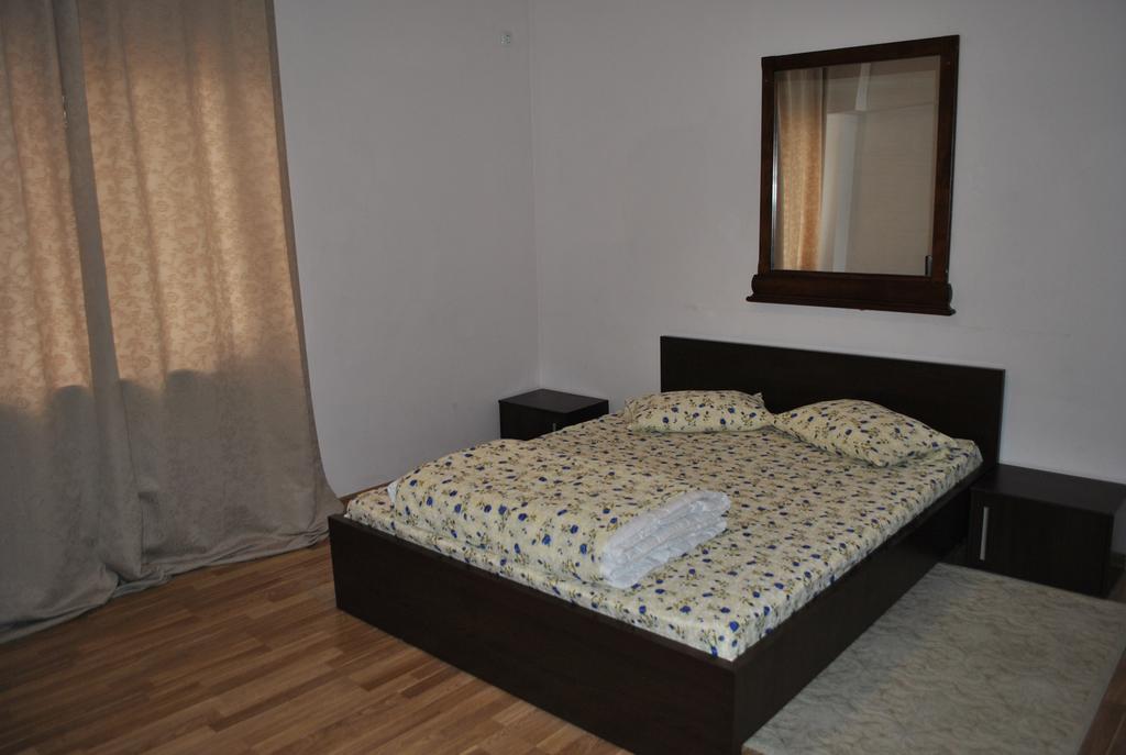 Vogue Hostel Бухарест Экстерьер фото