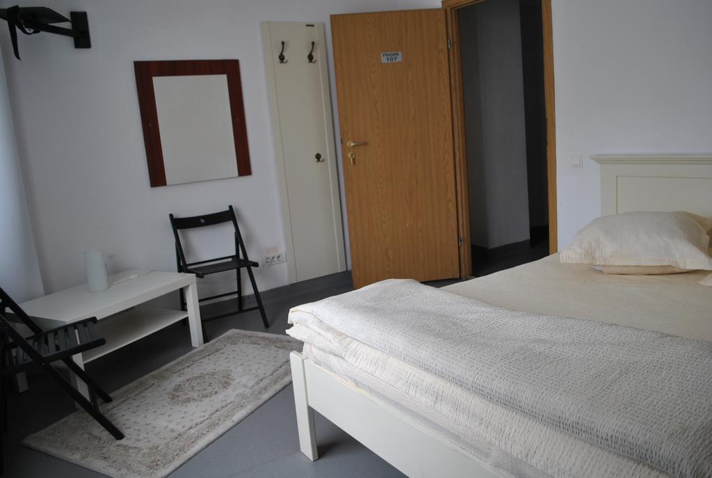 Vogue Hostel Бухарест Экстерьер фото