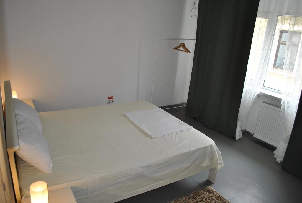 Vogue Hostel Бухарест Экстерьер фото