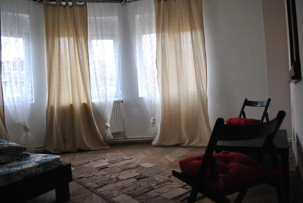Vogue Hostel Бухарест Экстерьер фото