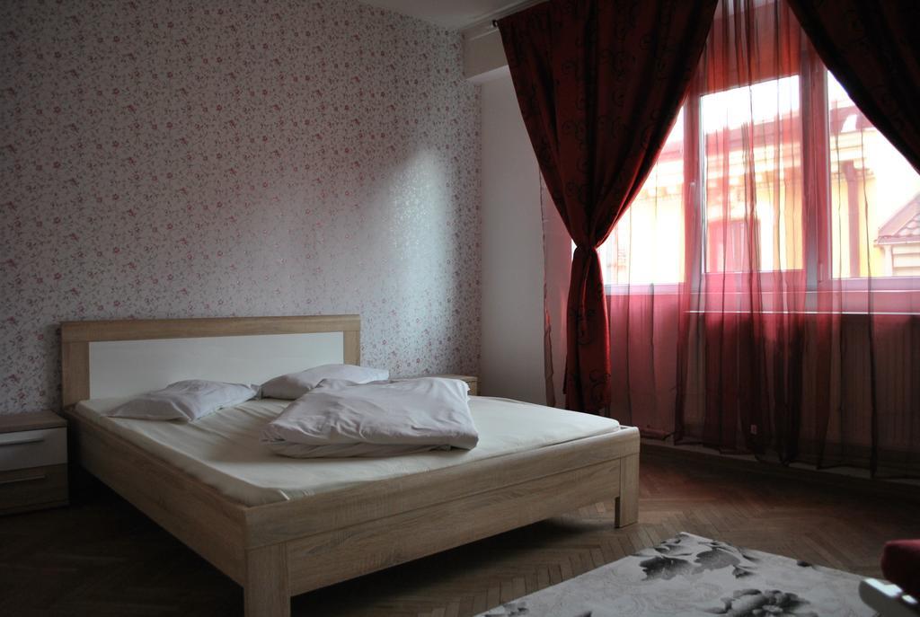 Vogue Hostel Бухарест Экстерьер фото