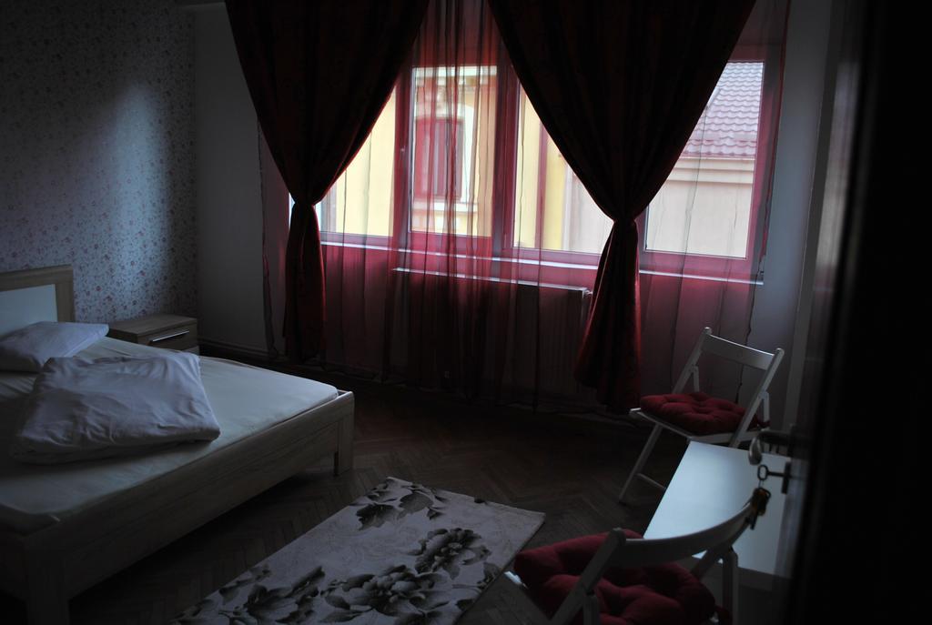 Vogue Hostel Бухарест Экстерьер фото