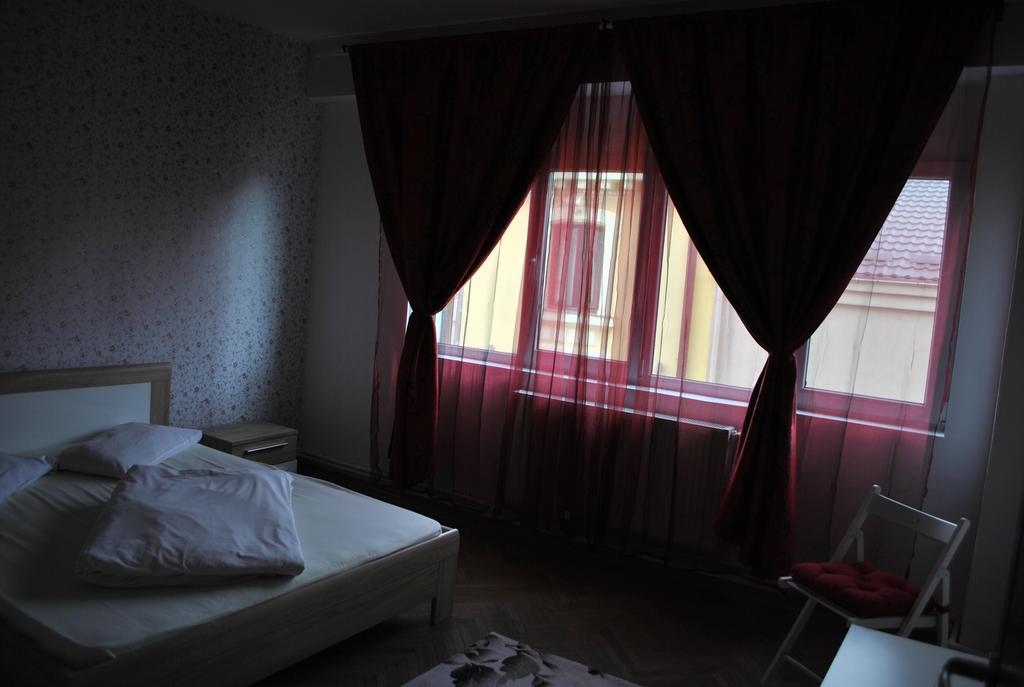 Vogue Hostel Бухарест Экстерьер фото