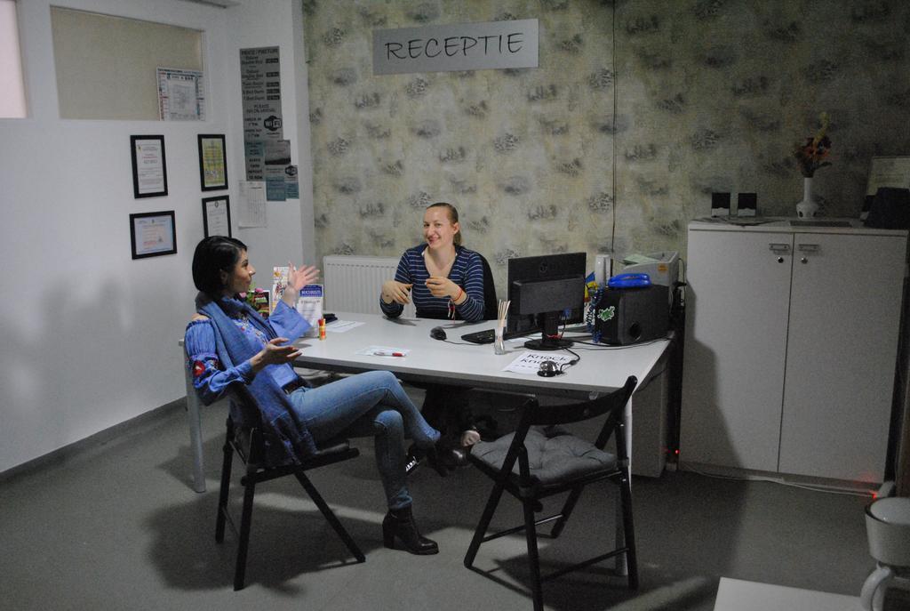 Vogue Hostel Бухарест Экстерьер фото