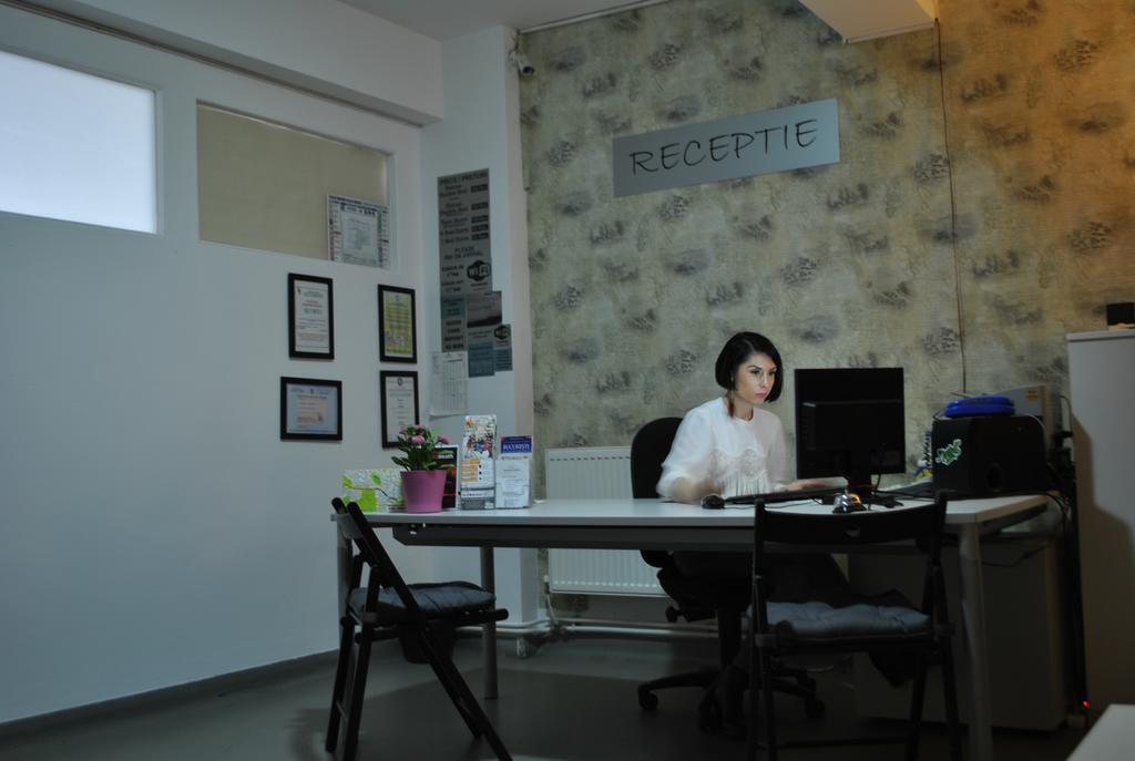 Vogue Hostel Бухарест Экстерьер фото