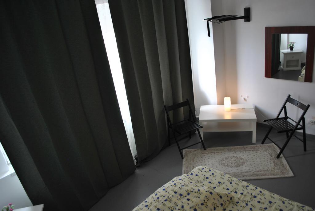 Vogue Hostel Бухарест Экстерьер фото