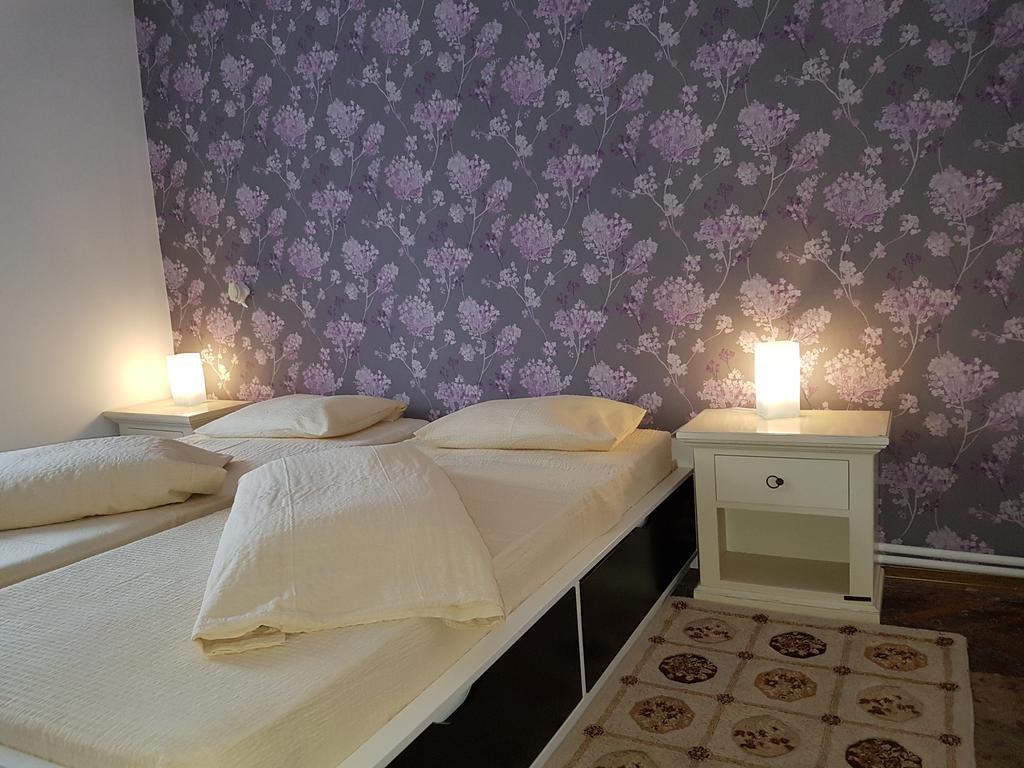 Vogue Hostel Бухарест Экстерьер фото
