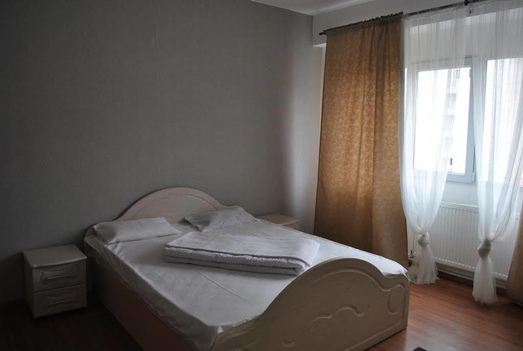 Vogue Hostel Бухарест Экстерьер фото